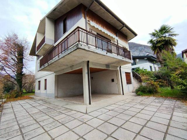 Villa Indipendente in vendita a Tolmezzo, Friuli-Venezia Giulia