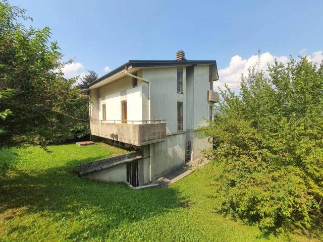 Villa Indipendente in vendita a Tolmezzo, Friuli-Venezia Giulia