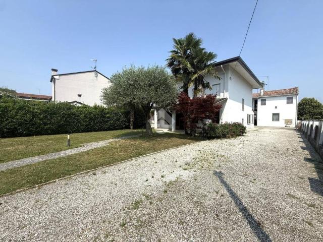 Villa Indipendente in vendita a Tombolo, Veneto