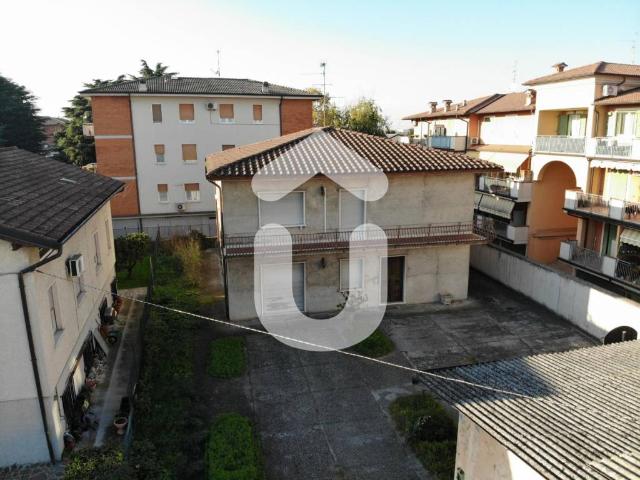 Villa Indipendente in vendita a Torbole Casaglia, Lombardia