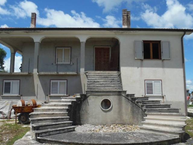 Villa Indipendente in vendita a Torella Dei Lombardi, Campania