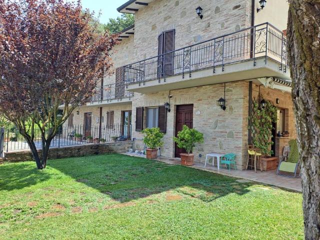 Villa Indipendente in vendita a Fornaci, Torgiano