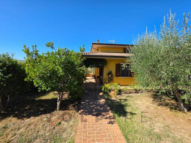 Villa Indipendente in vendita a Torgiano, Umbria
