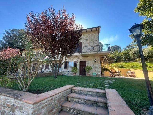 Villa Indipendente in vendita a Fornaci, Torgiano