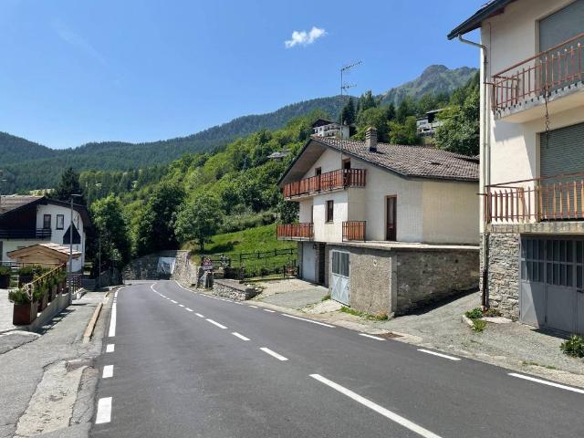 Villa Indipendente in vendita a Torgnon, Aosta