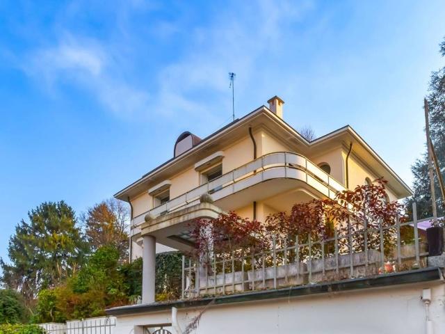 Villa Indipendente in vendita a Circoscrizione 8, Piemonte