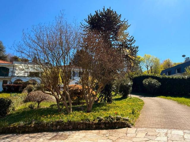 Villa Indipendente in vendita a Circoscrizione 8, Piemonte