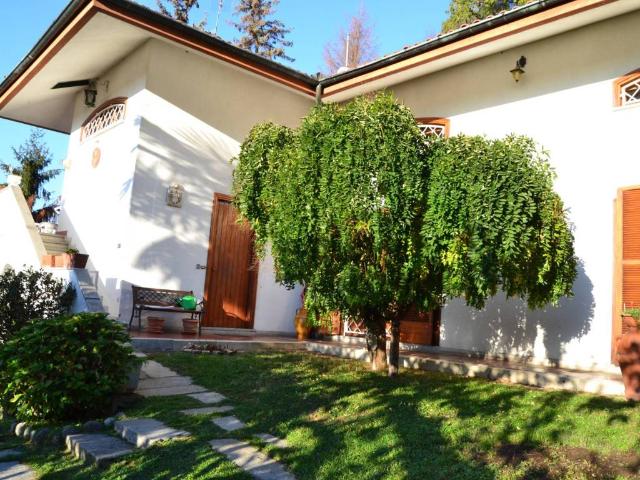 Villa Indipendente in vendita a Circoscrizione 7, Piemonte