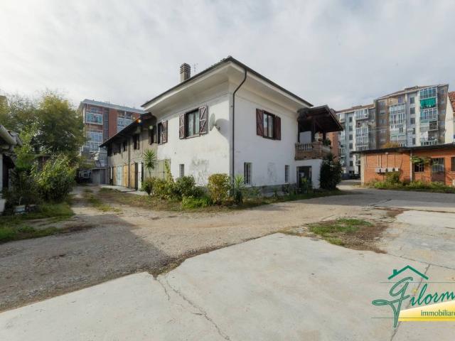 Villa Indipendente in vendita a Circoscrizione 8, Piemonte