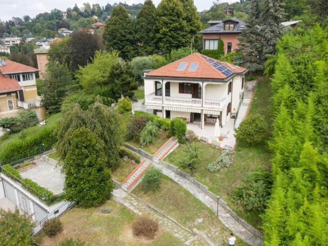 Villa Indipendente in vendita a Circoscrizione 8, Piemonte