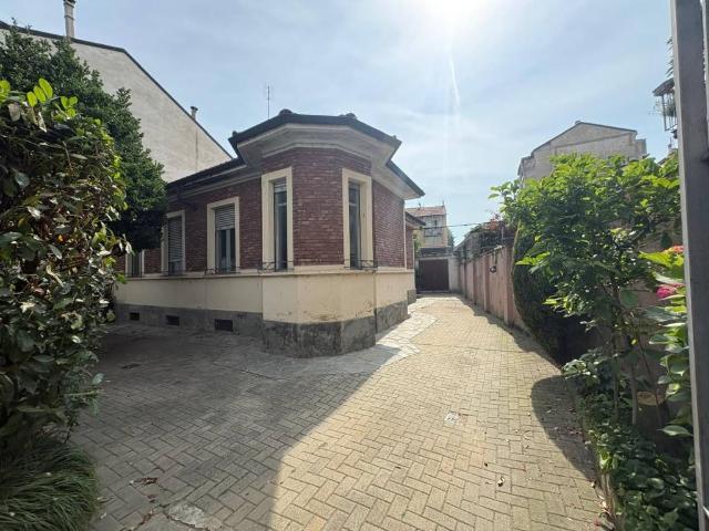 Villa Indipendente in vendita a Circoscrizione 4, Piemonte