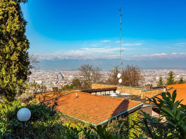 Villa Indipendente in vendita a Circoscrizione 8, Piemonte