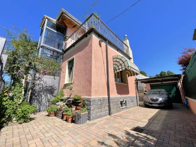 Villa Indipendente in vendita a Bertolla, Piemonte