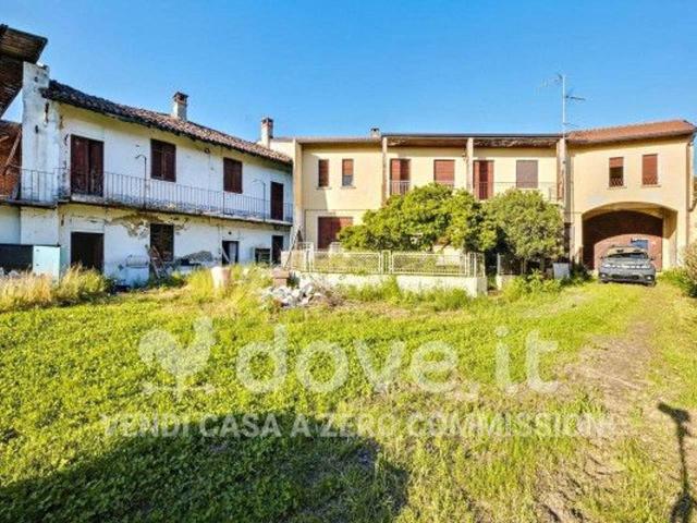 Villa Indipendente in vendita a Tornaco, Novara