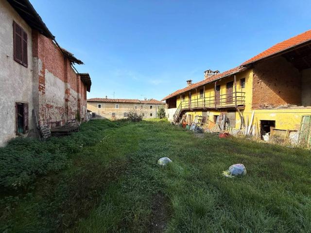 Villa Indipendente in vendita a Piemonte, Novara