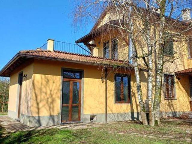 Villa Indipendente in vendita a Piemonte, Novara