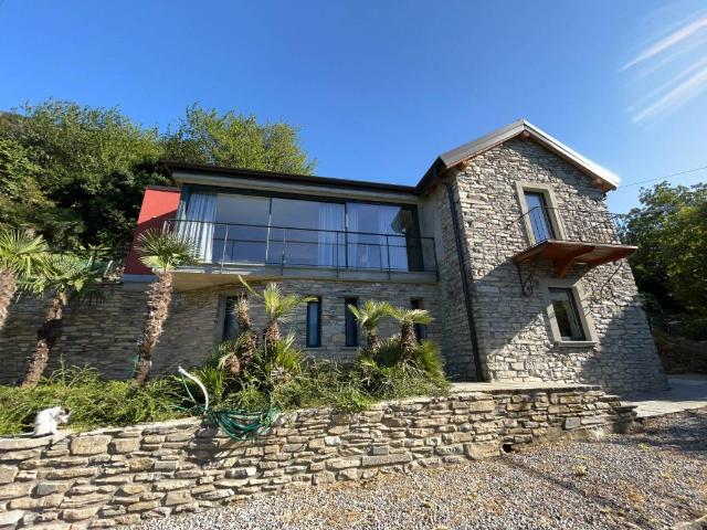 Villa Indipendente in vendita a Rasina, Torno