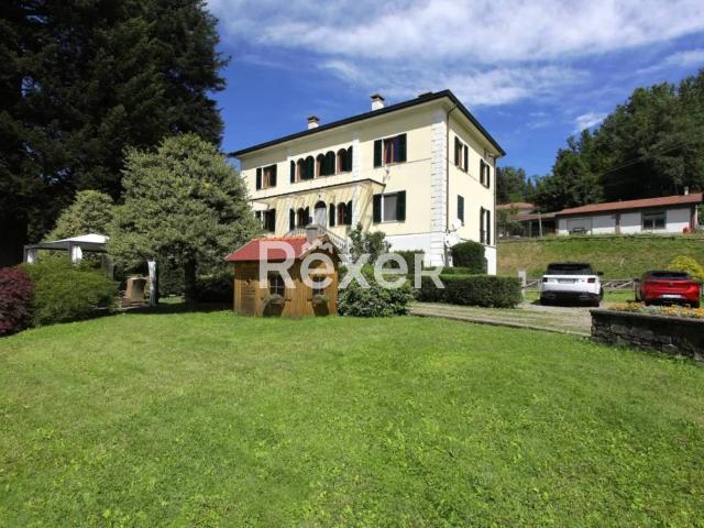 Villa Indipendente in vendita a Tornolo, Reggio Emilia