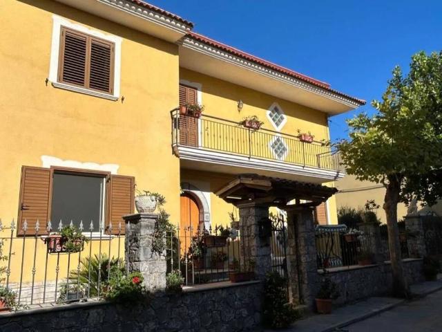 Villa Indipendente in vendita a Torraca, Campania