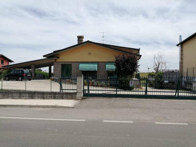 Villa Indipendente in vendita a Torrazza Coste, Lombardia