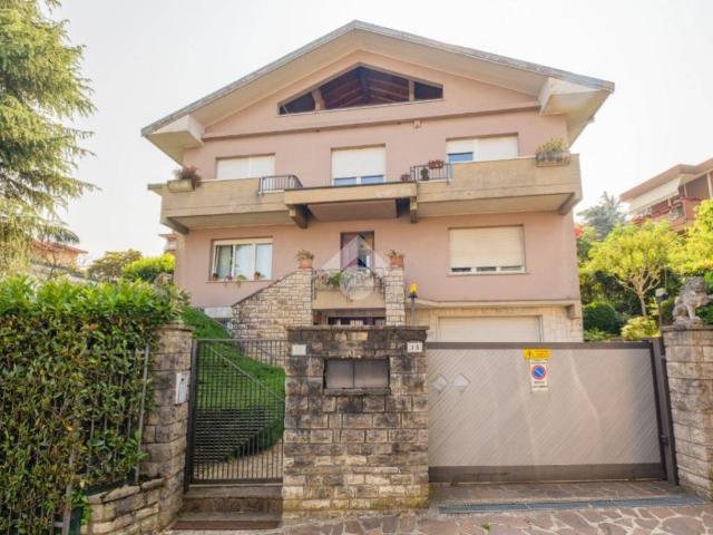 Villa Indipendente in vendita a Gaito, Torre Boldone