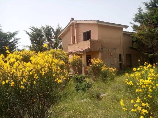 Villa Schiera in vendita a Torre Cajetani, Lazio