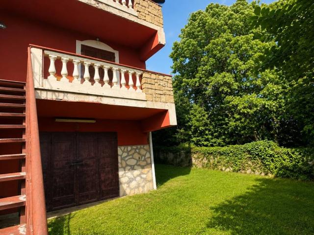 Villa Indipendente in vendita a Torre Cajetani, Lazio