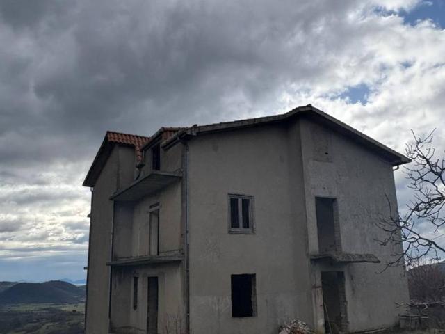 Villa Indipendente in vendita a Torre Cajetani, Lazio