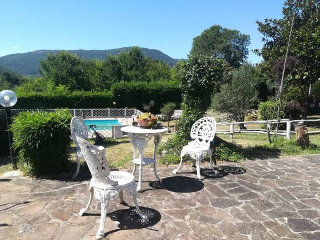 Villa Indipendente in vendita a Torre Cajetani, Lazio