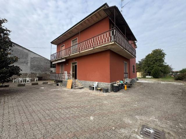 Villa Indipendente in vendita a Torre d'Arese, Pavia