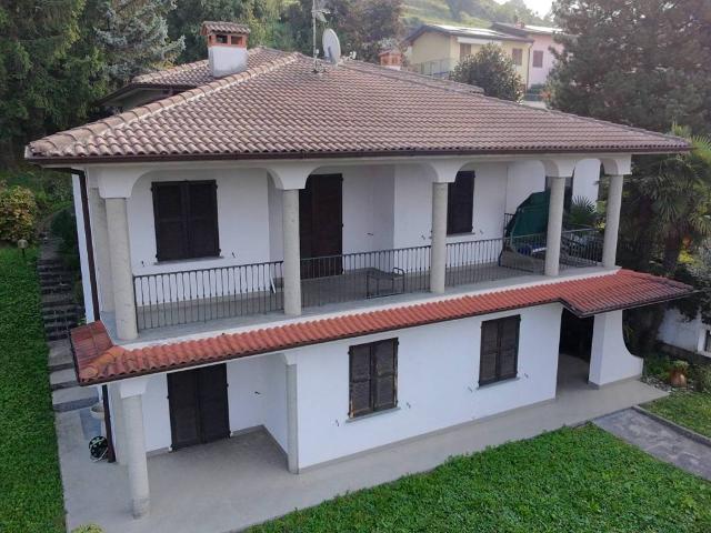 Villa Indipendente in vendita a Torre De' Busi, Lombardia
