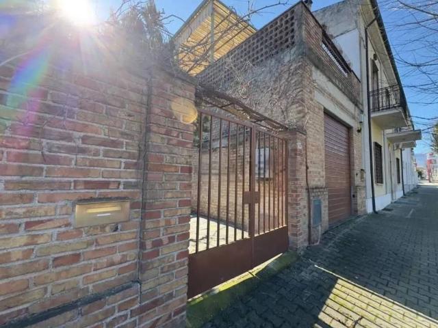 Villa Indipendente in vendita a Bolognano, Abruzzo