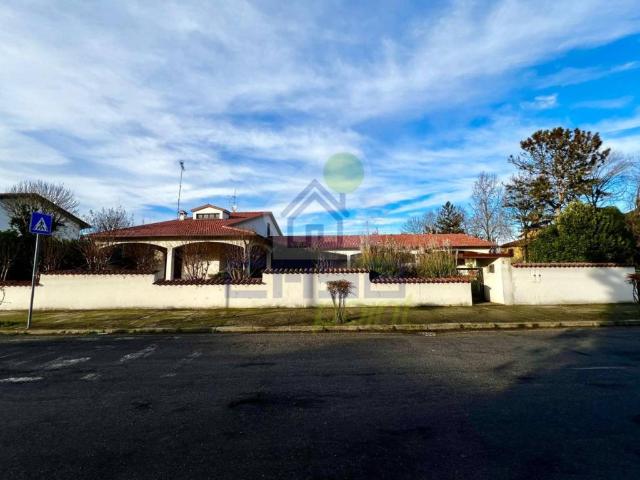 Villa Indipendente in vendita a Torre De' Picenardi, Lombardia
