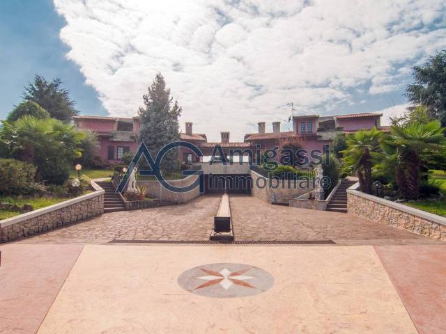 Villa Indipendente in vendita a Torre De' Roveri, Lombardia