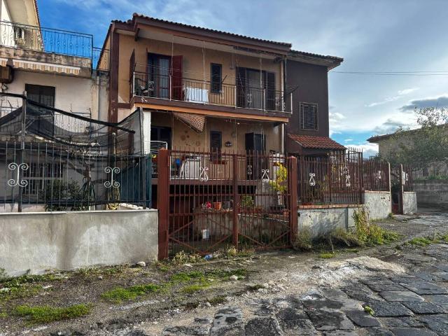 Villa Indipendente in vendita a Sant'Antonio, Torre Del Greco