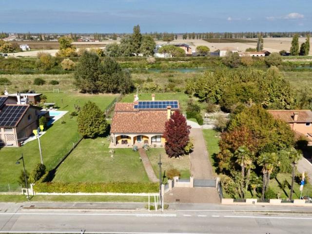 Villa Indipendente in vendita a Torre Di Mosto, Veneto
