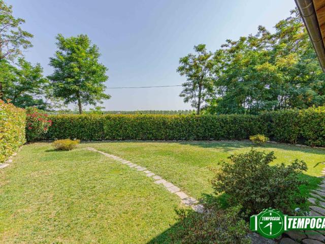 Villa Indipendente in vendita a Torre D'isola, Lombardia