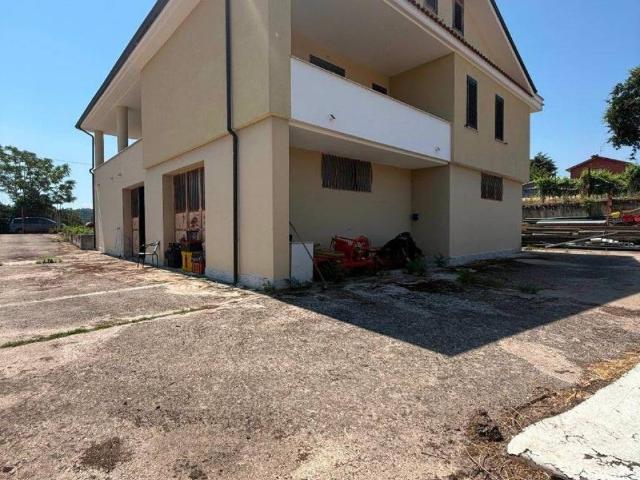 Villa Indipendente in vendita a Torre Le Nocelle, Campania