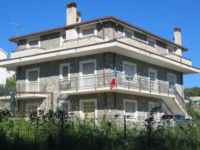 Villa Indipendente in vendita a Torre Orsaia, Campania