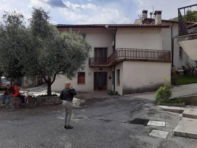 Villa Indipendente in vendita a Torreano, Friuli-Venezia Giulia