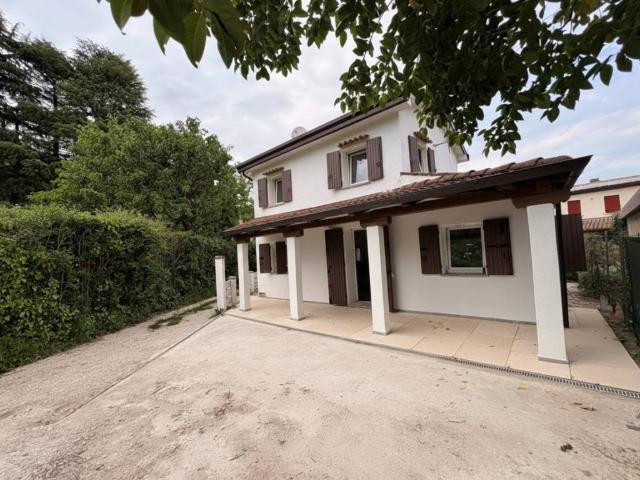 Villa Indipendente in vendita a Luvigliano, Torreglia