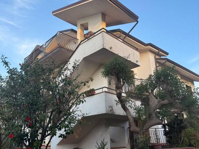 Villa Indipendente in vendita a Marina di Torrenova, Torrenova