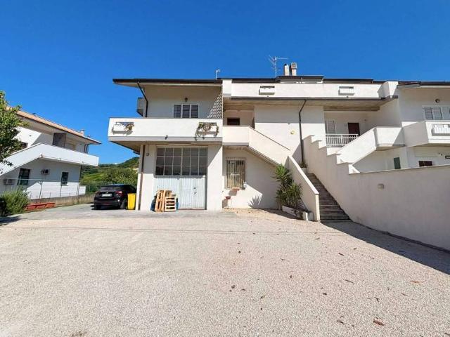 Villa Indipendente in vendita a Torrevecchia Teatina, Abruzzo