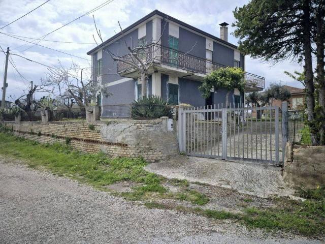 Villa Indipendente in vendita a Torrevecchia Teatina, Abruzzo