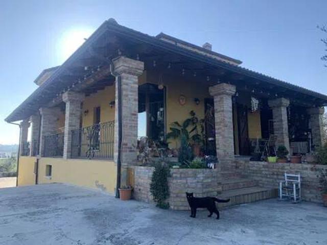 Villa Indipendente in vendita a Torrevecchia Teatina, Abruzzo