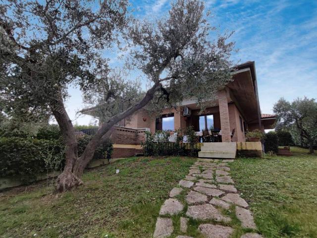 Villa Indipendente in vendita a Torrevecchia Teatina, Abruzzo