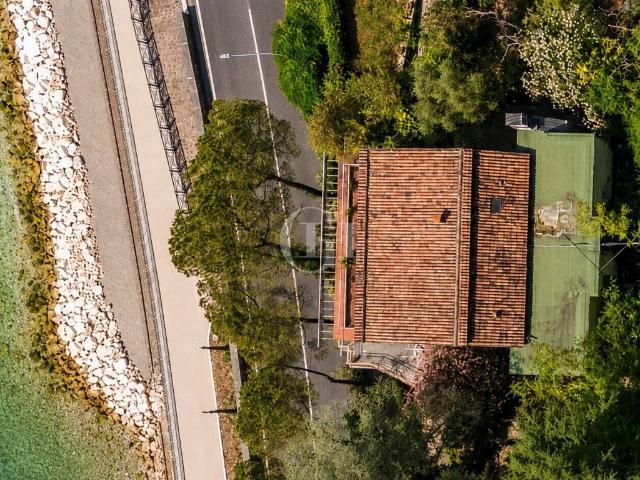 Villa Indipendente in vendita a Torri Del Benaco, Veneto