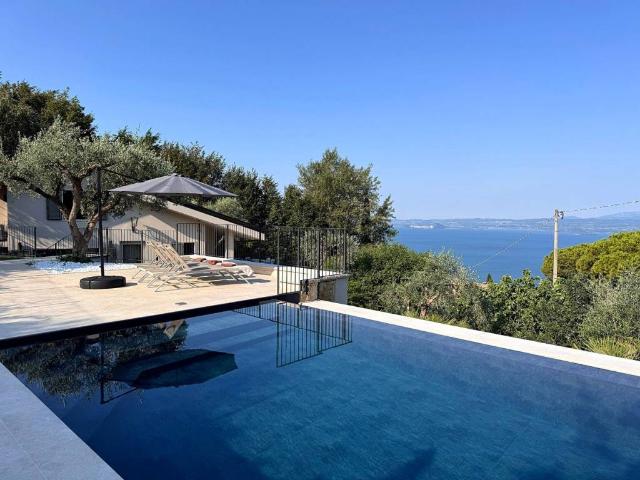 Villa Indipendente in vendita a Loncrino, Torri Del Benaco