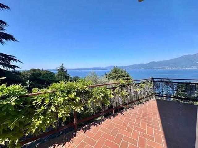 Villa Indipendente in vendita a Garda, Veneto