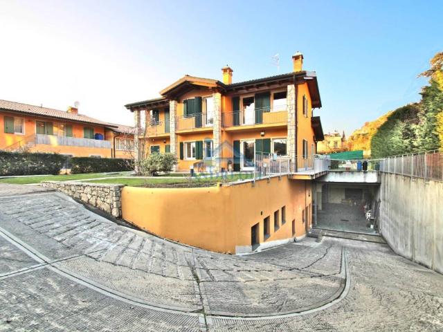 Villa Indipendente in vendita a Torri Del Benaco, Veneto